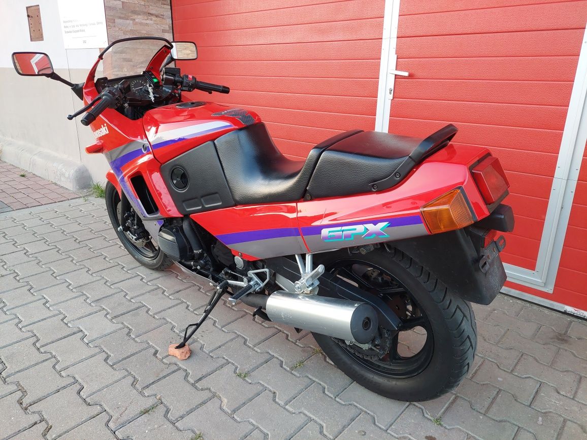 Kawasaki gpx 600 r