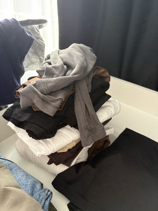 Paka damskich ubrań XS i S