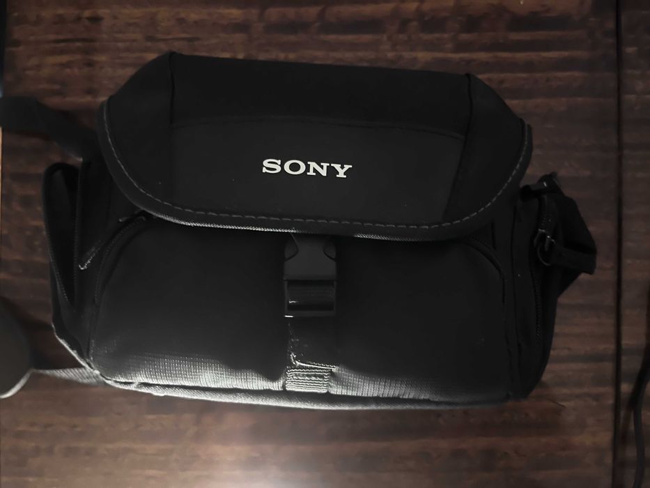 Câmara Sony FDR-AX100, 4K (+estojo e cartão SD 128g)- excelente estado