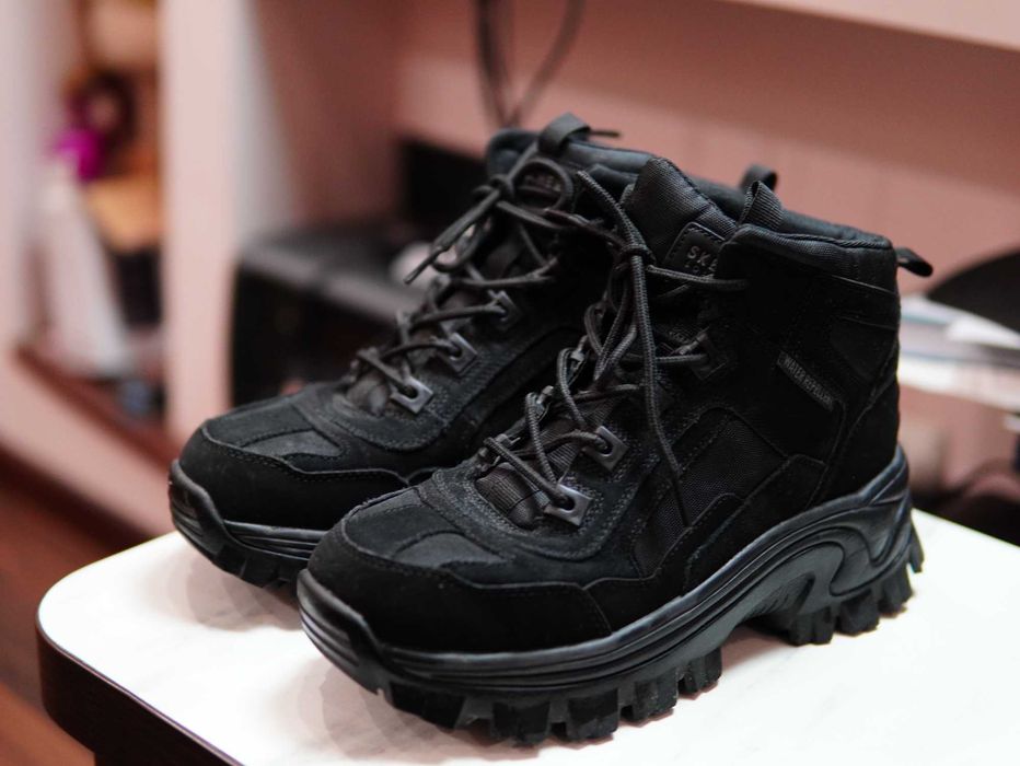 Жіночі замшеві чорні ботинки Skechers — 39 розмір, Memory Foam