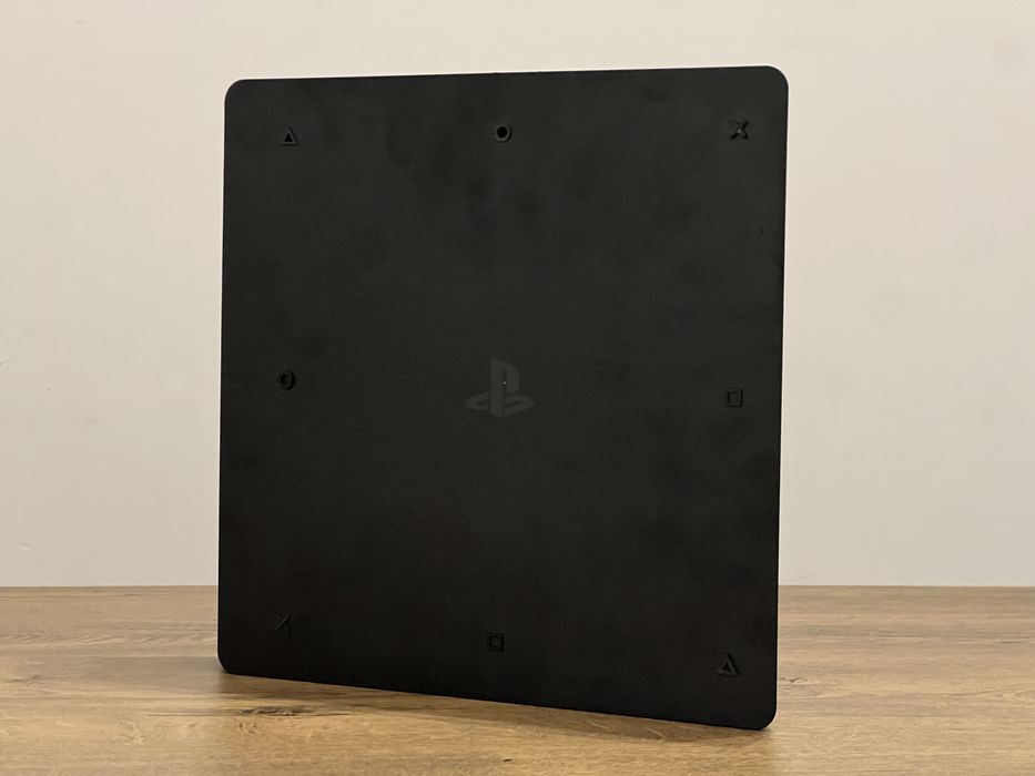 PS4 Slim 500GB + 2 pady + okablowanie