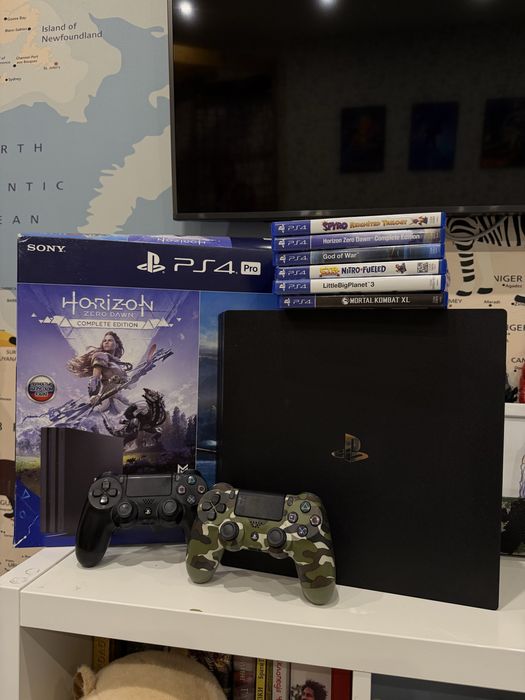 Sony PlayStation Pro 4 1T + ігри + 2 джойстики стан ідеальний