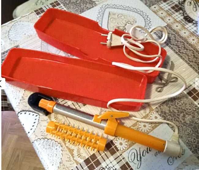 Отличная плойка-щипцы со щеткой-насадкой для укладки волос