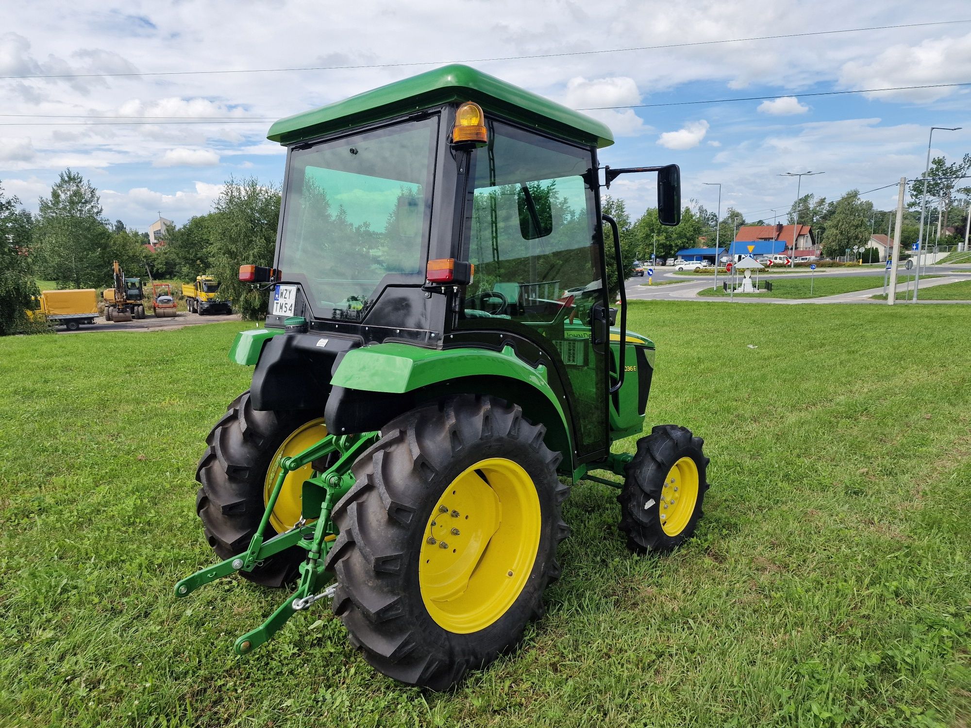 John Deere 3036E  zarejstrowany  fabrycznie nowy