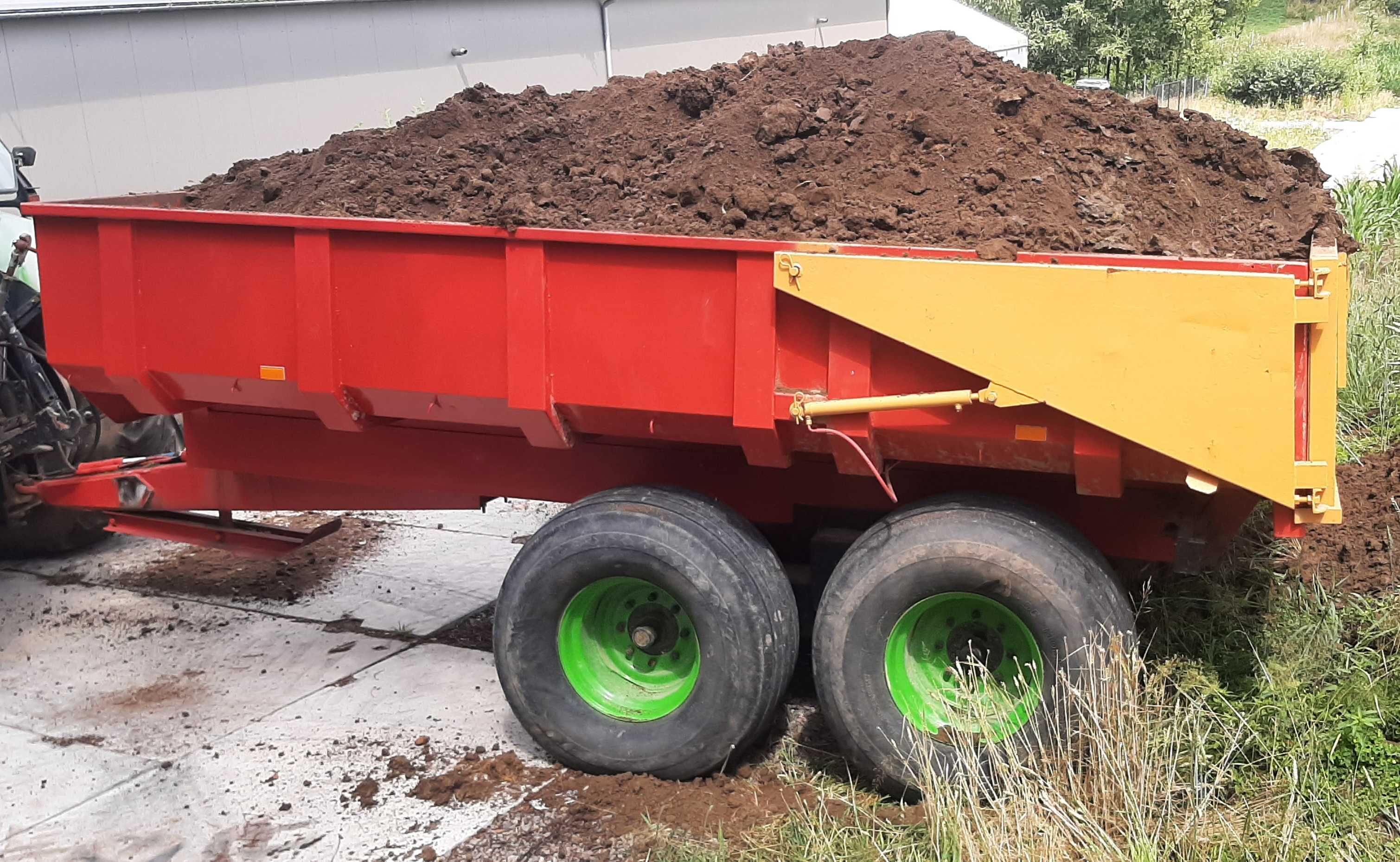 Ziemia humus z pola uprawnego idealna na podniesienie terenu Transport