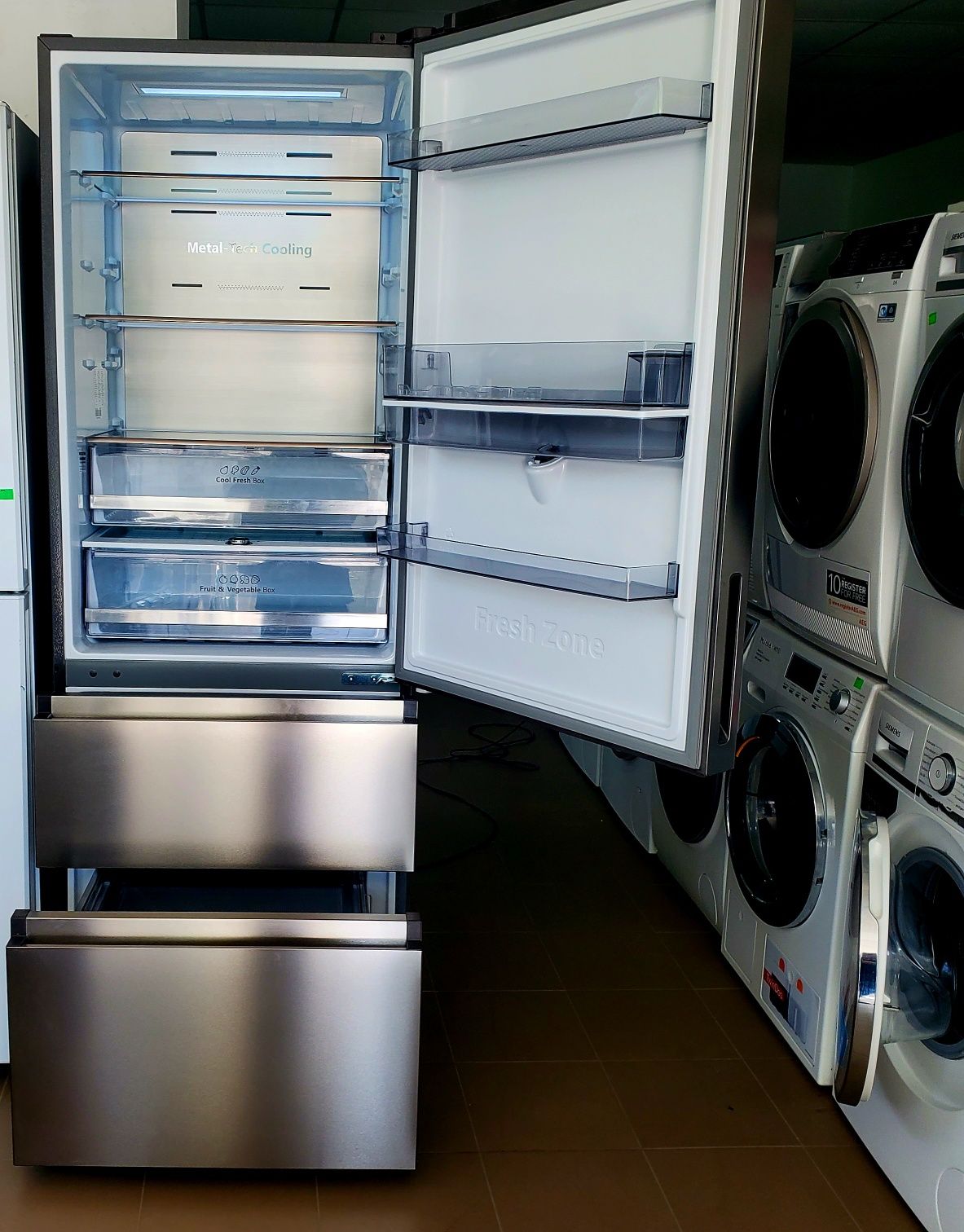 Холодильник Hisense 2024,стан нового.