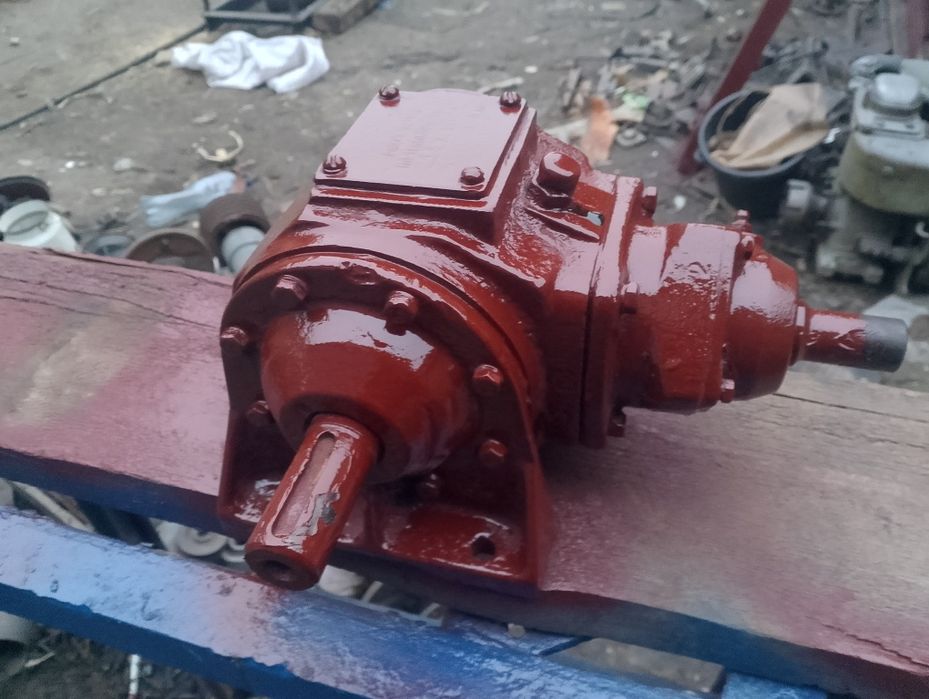 Боковий редуктор