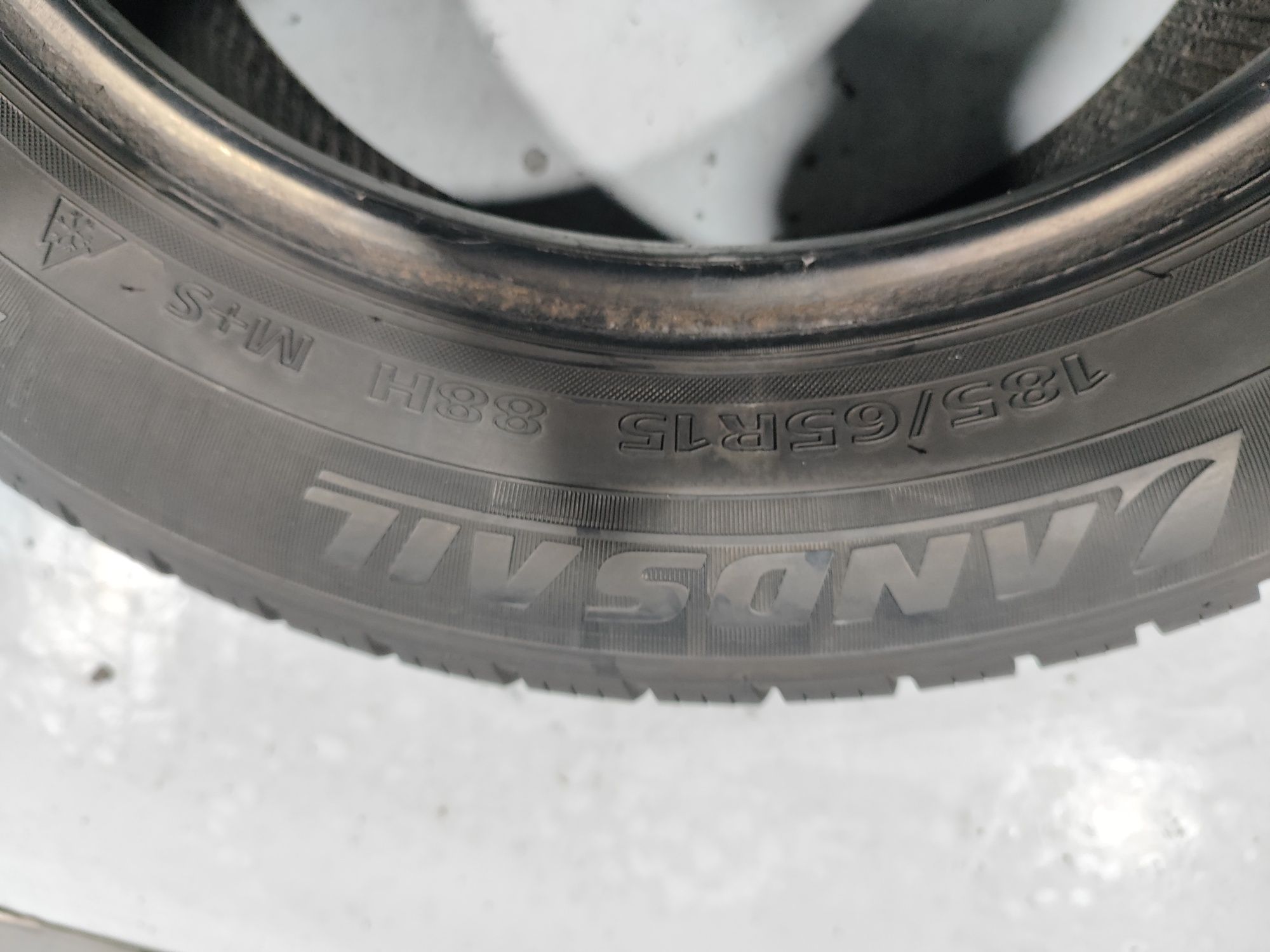 2 pneus semi novos 185-65R15 - Oferta dos Portes
