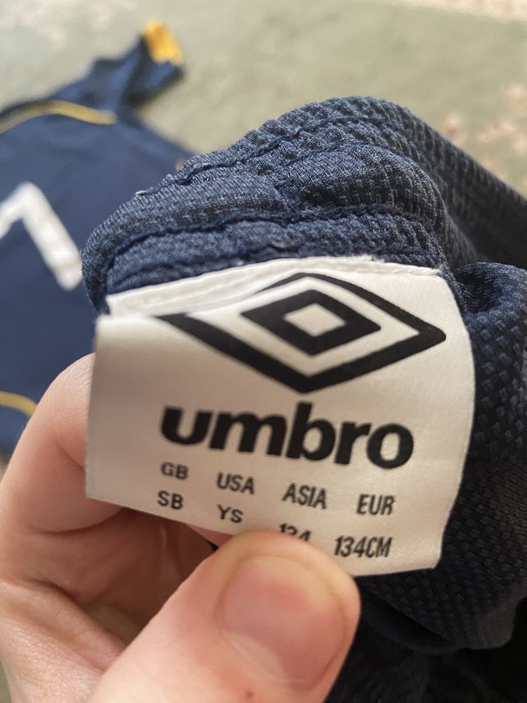 Футбольна форма umbro 134см