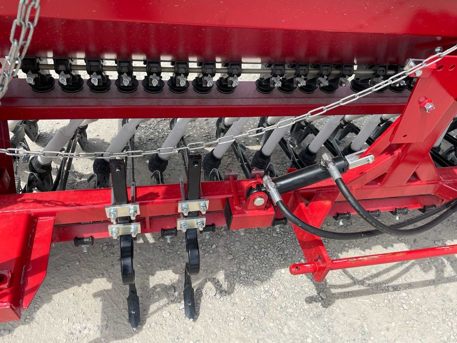 Siewnik zbożowy s107+znaczniki hydrauliczne+pomost - dowóz cała PL