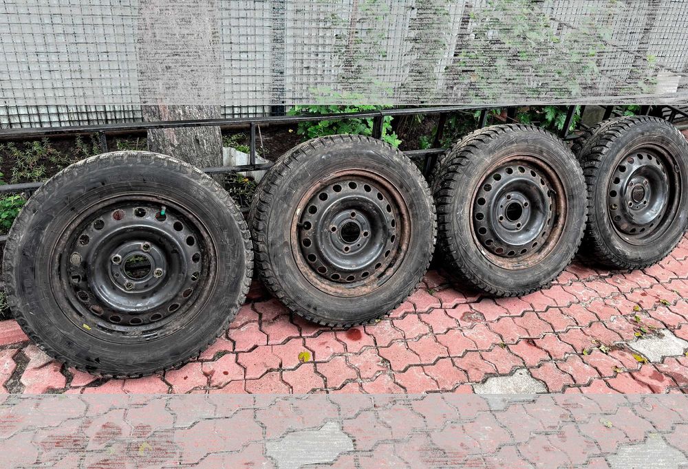 Колеса на шинах 4х114,3 зимові Nokian 195\65\R15 dia 66,1мм