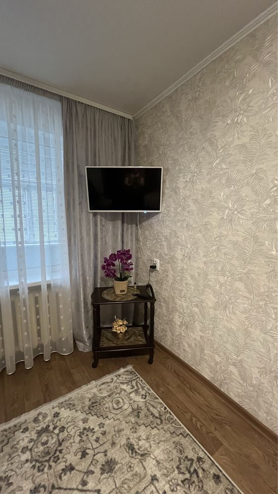 2к. кв. Люкс.  Сити центр 1000 Почасово 500 Центр. Чистая.