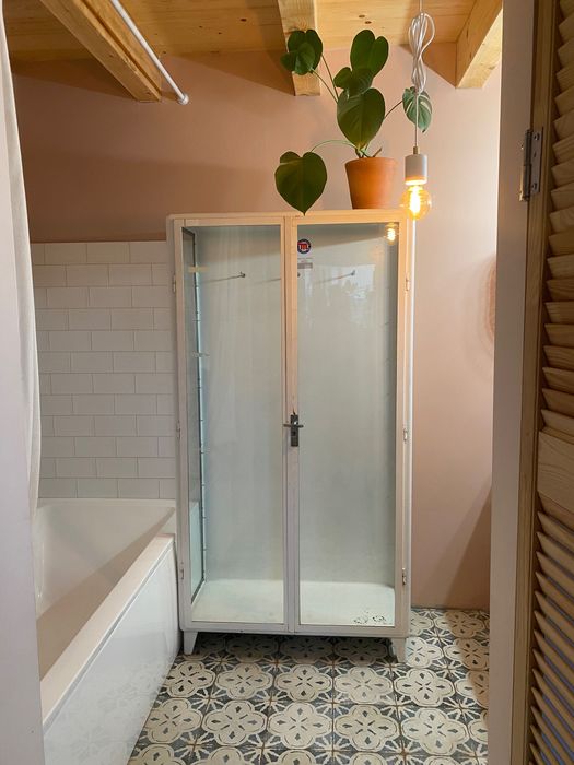 Witryna lekarska, metalowa LOFT, szafka medyczna, przeszklona, PRL