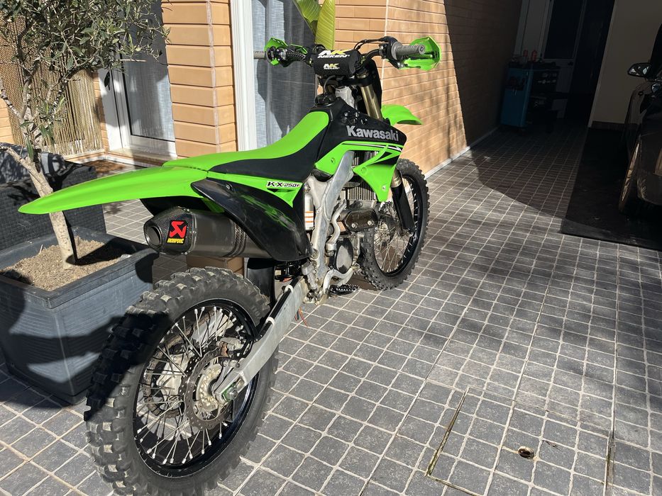 Kawasaki KXF 250 matriculada