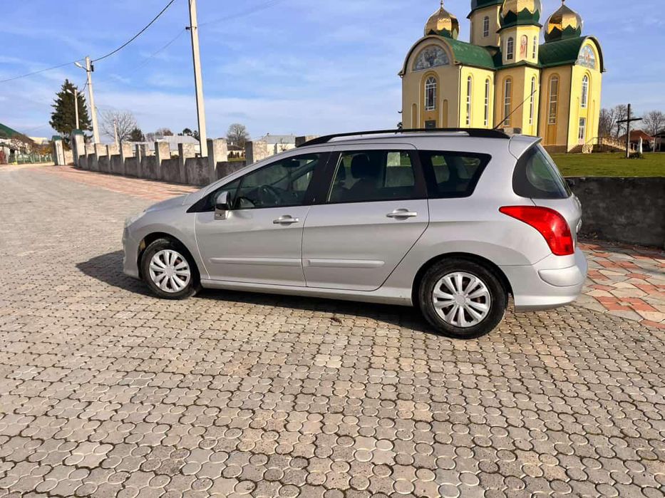 Проється Peugeot
