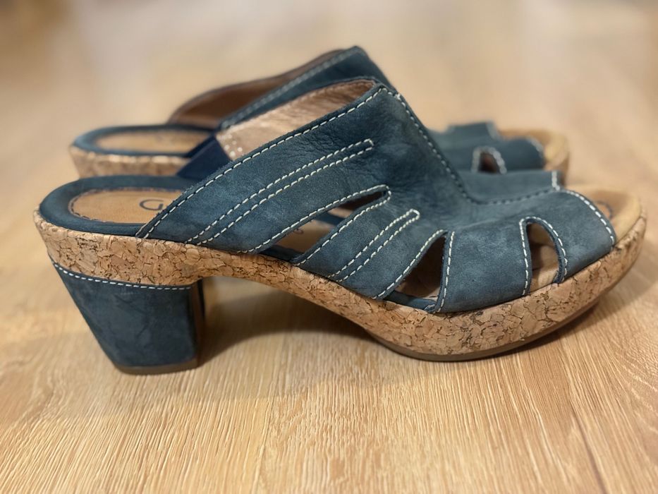 Klapki na obcasie na korkowej podeszwie Gabor 5 1/2