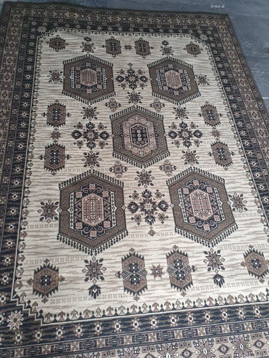 Carpete em bom estado 270x200 cm