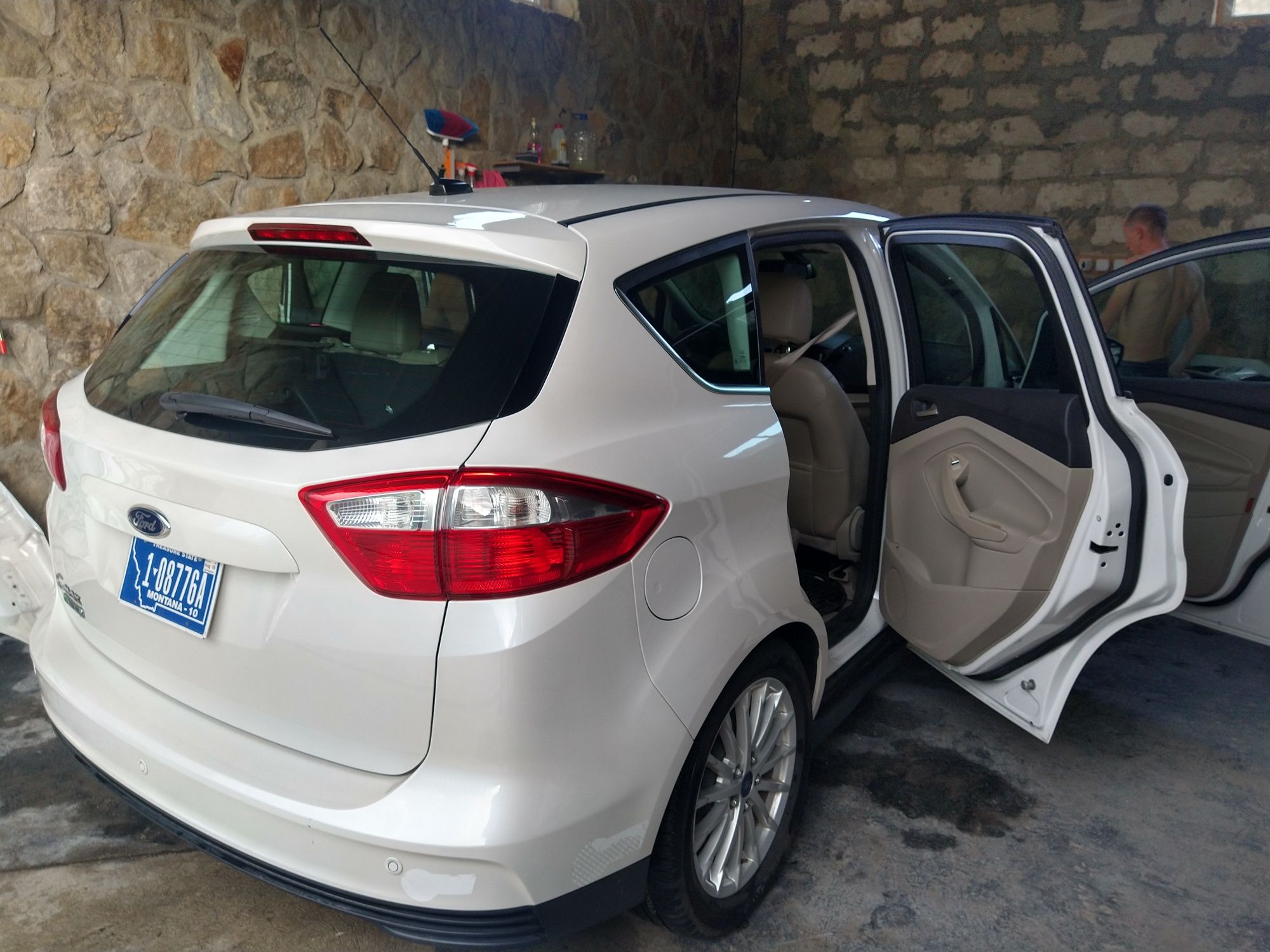 Ford c max hybrid plug in