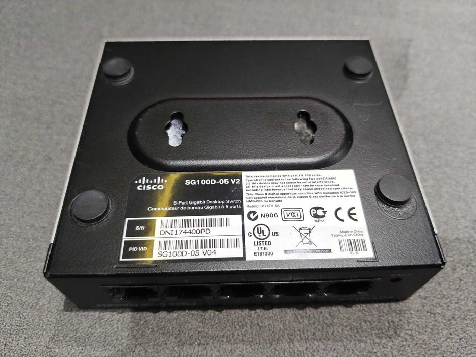 Switch Cisco SG100D-05 V2 5 portów
