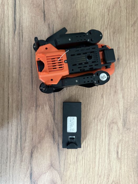 Продаю дитячий дрон E99 DRONE.