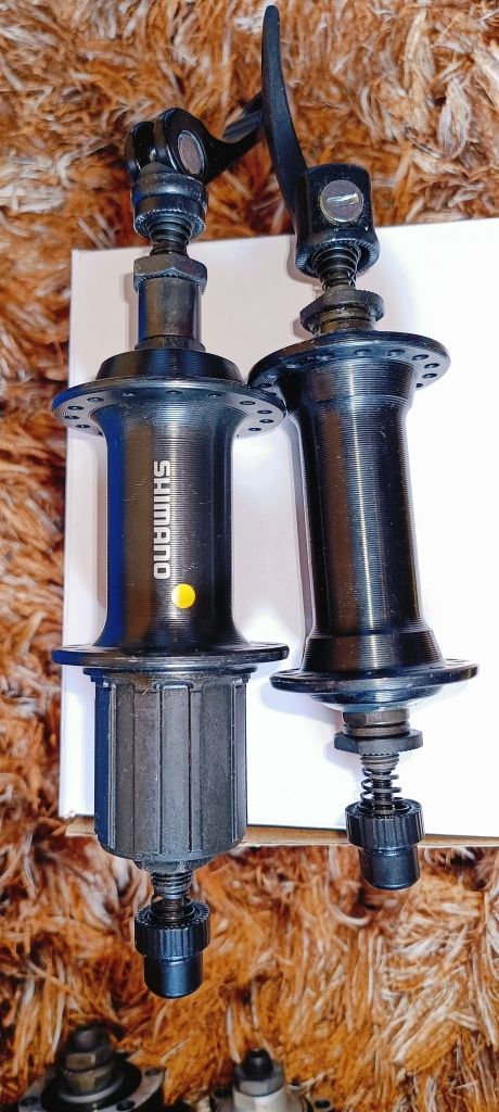 Par de cubos Shimano btt