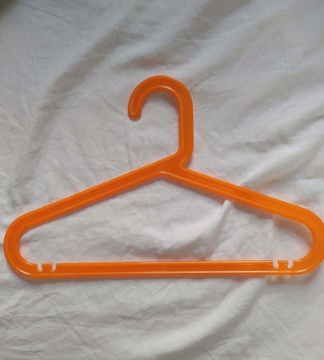 Zestaw kolorowych plastikowych wieszaków 11 sztuk, 33 cm szerokość