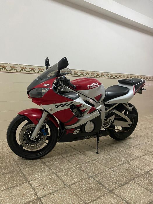 Yamaha r6 carburada