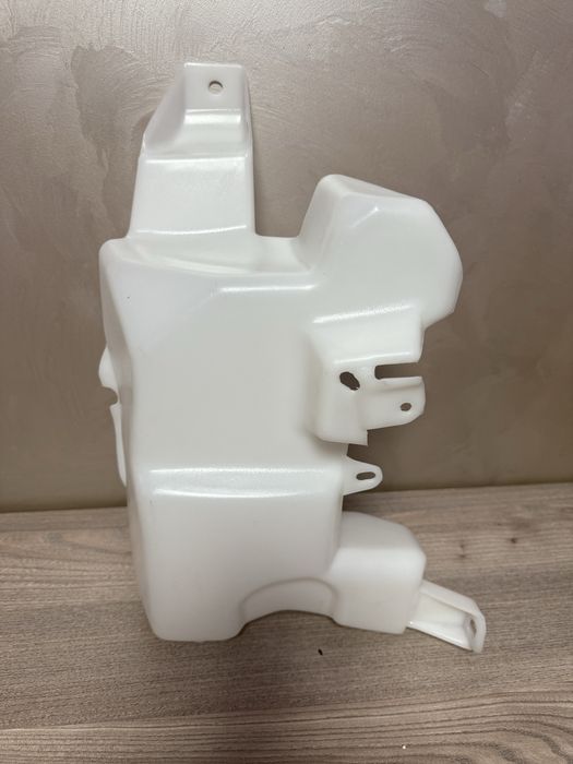 Бачок омивача Nissan Rogue Sport J11