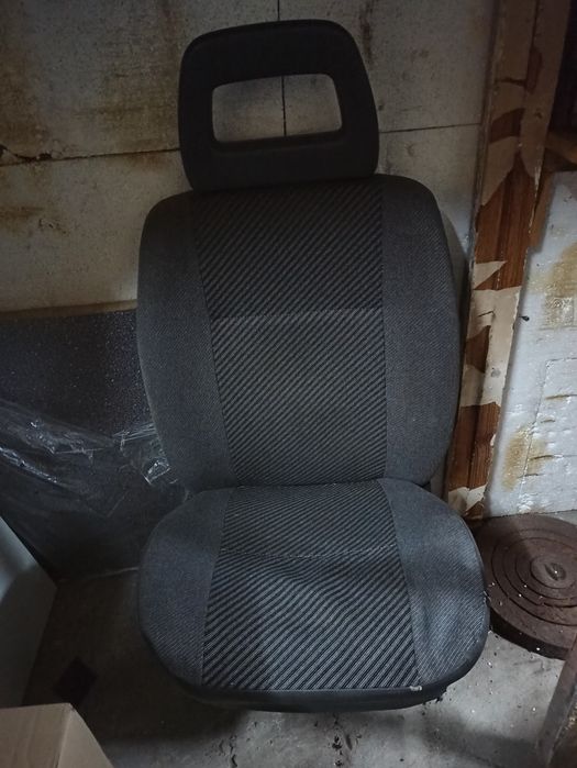 Сидіння  з легкового авто
