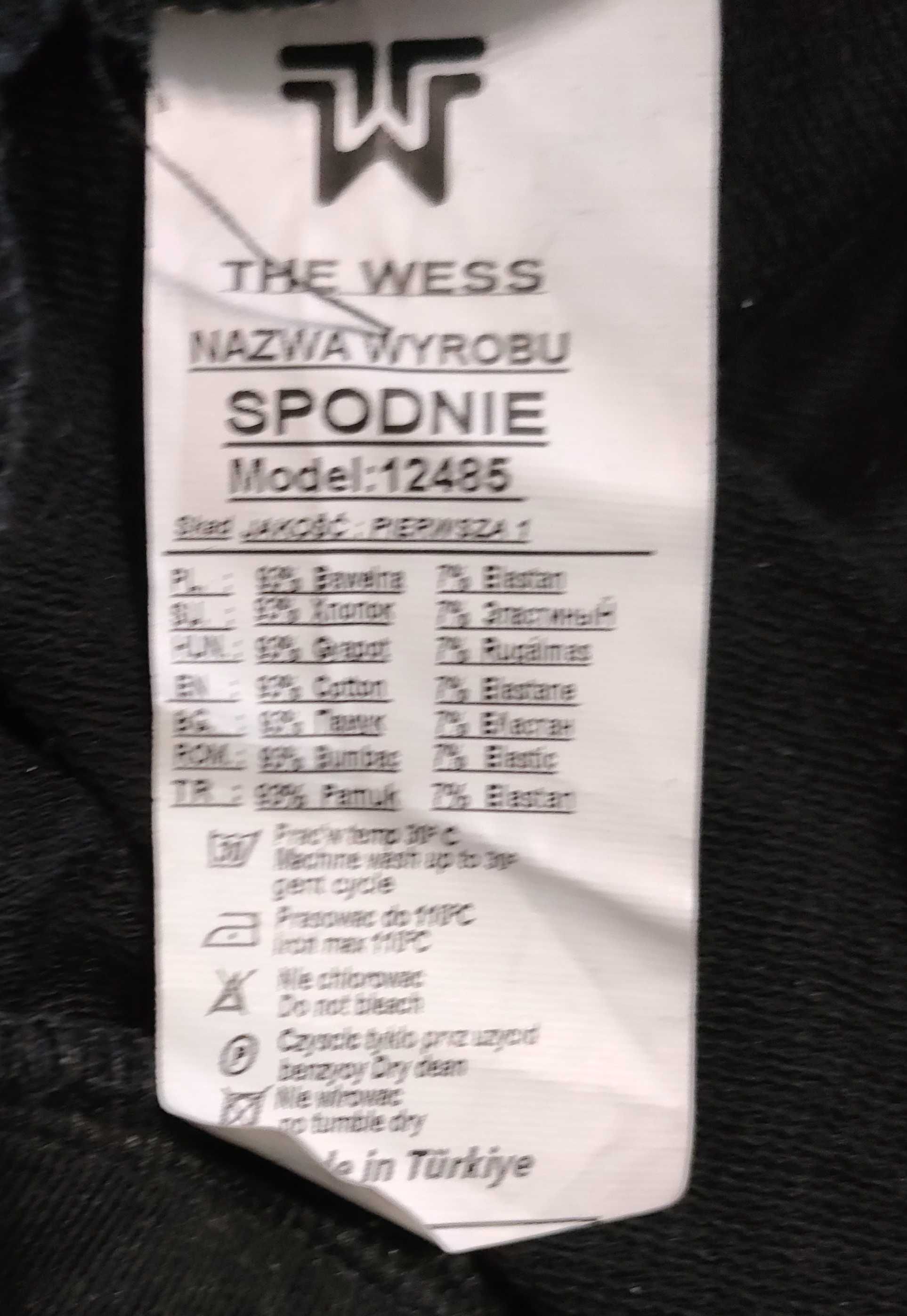 Czarne spodnie dresowe z szeroką nogawką L