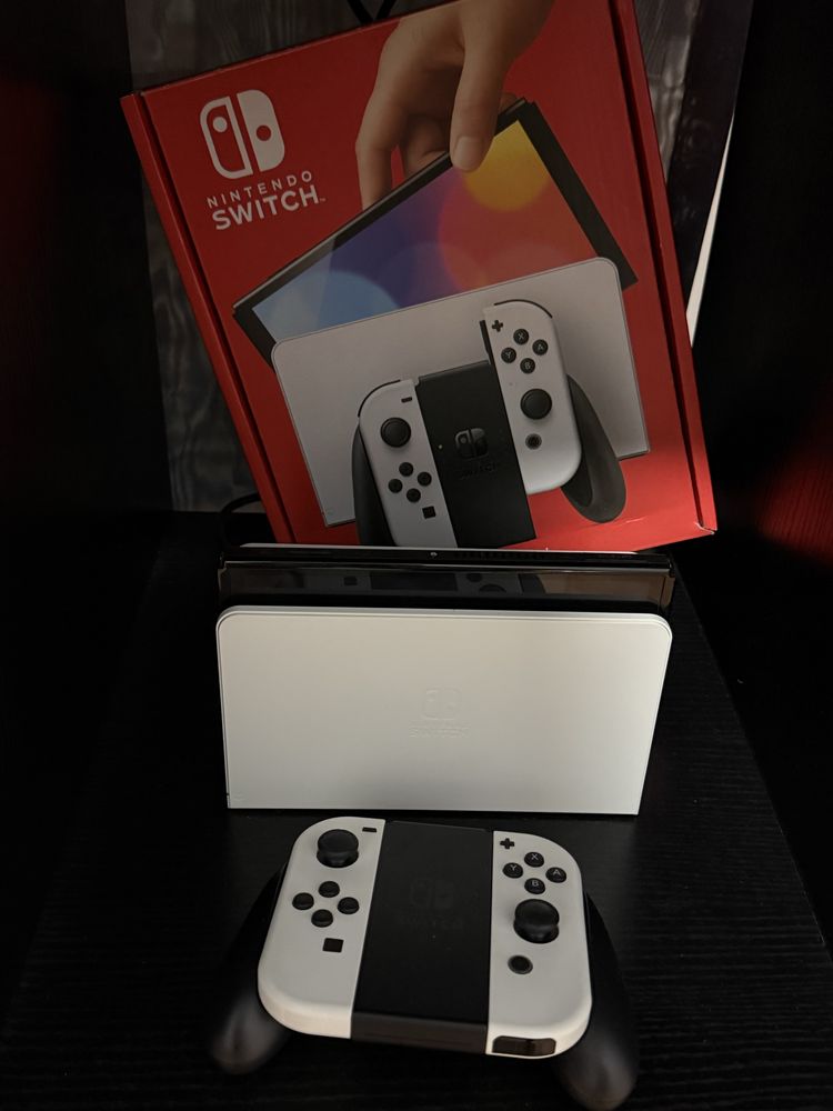 NINTENDO SWITCH OLED BRANCO