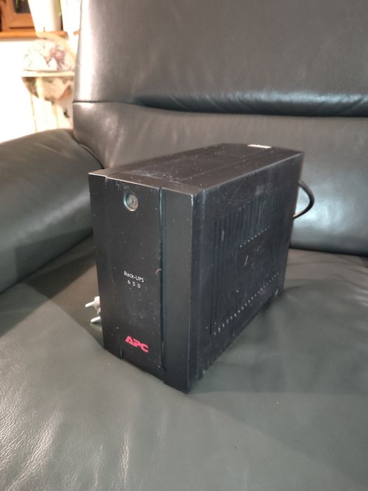 Безперебойник APC Back-UPS 650