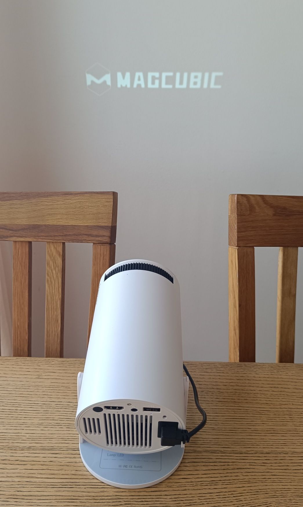 Mini projetor 4K compatível com Android