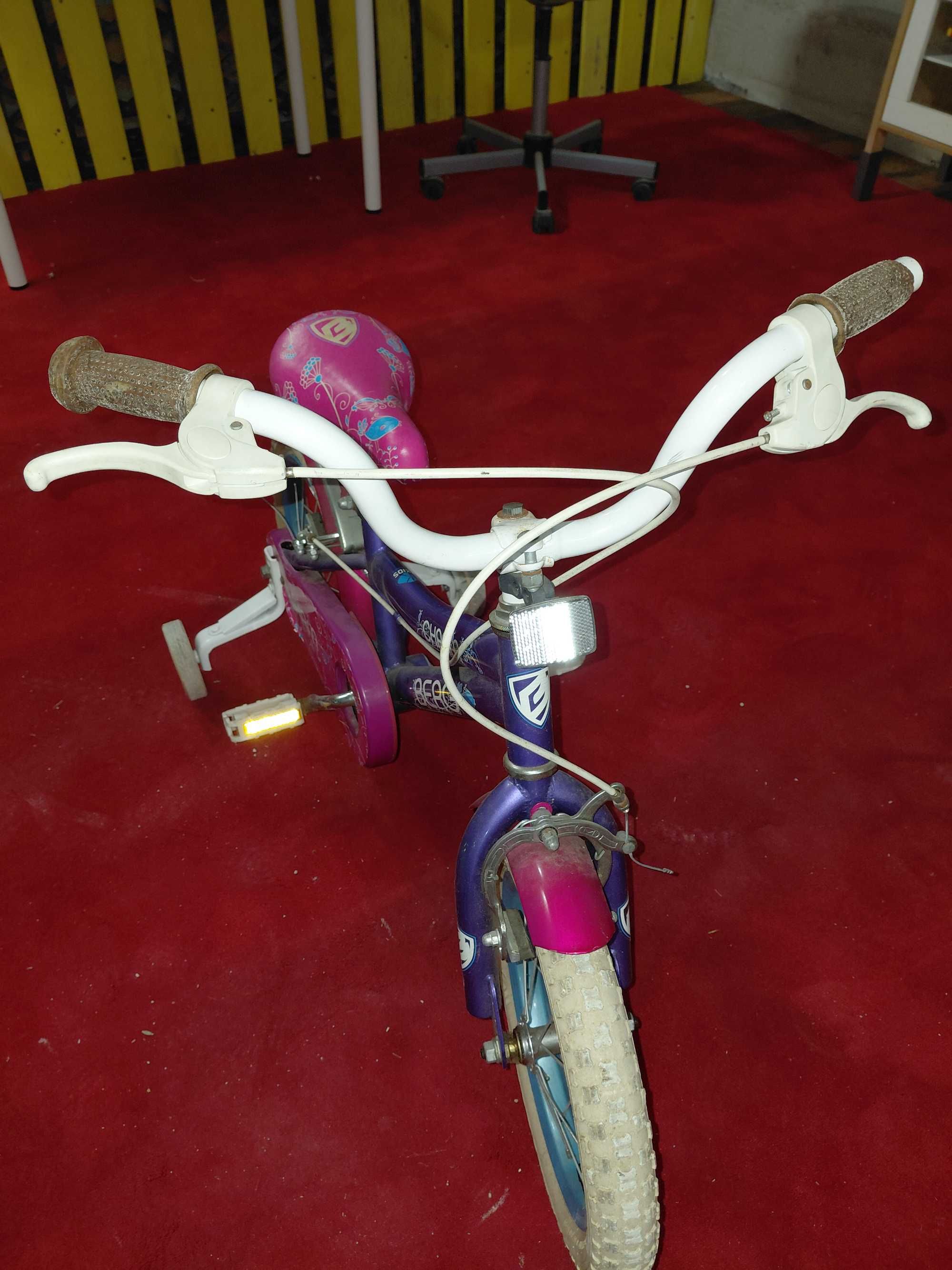 Bicicleta de criança, em bom estado, de roda 14''