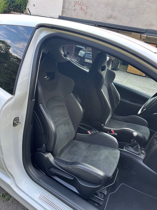 Sprzedam peugeot 207 1.6vti 2011r + opony ze stalówkami 2024