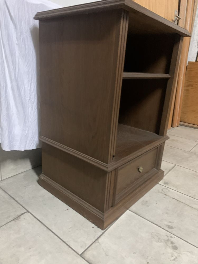 Movel de madeira com 1 gaveta