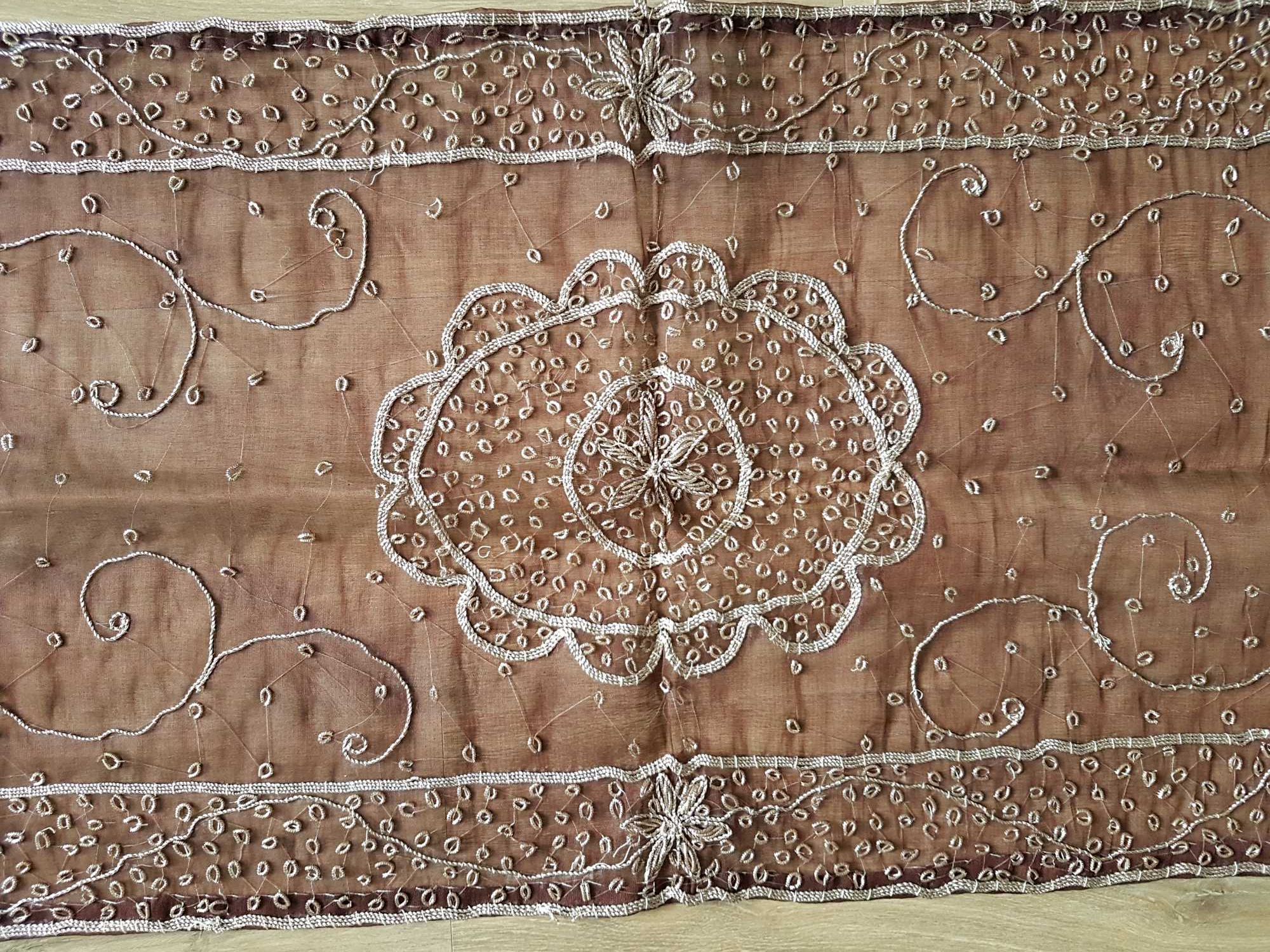 Nowy brązowy bieżnik haft ZARDOZI HAND DABKA Made In India 40x140cm