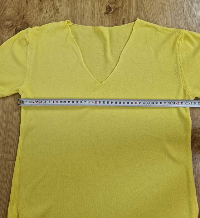 włoska żółta koszulka z wiskozy z dekoltem w serek roz. S