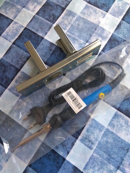 Підставка і паяльник з регулятором температури