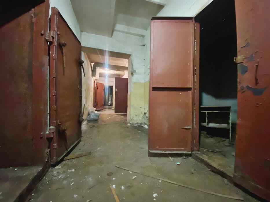 Ринковий комплекс на Анголенко: три торговельні павільйони та склад.