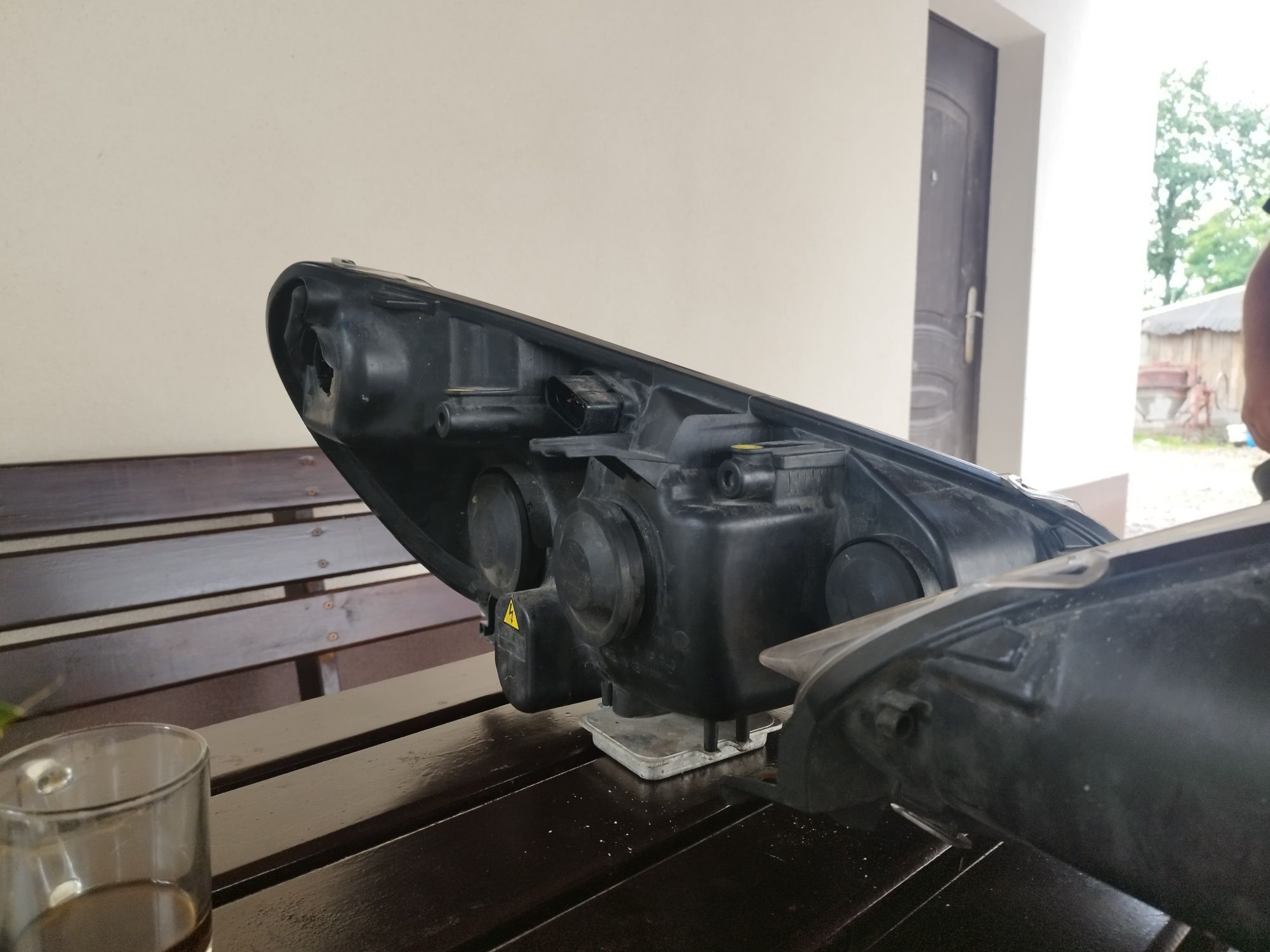 Witam mam  na sprzedaż przednie lampy z żarówkami Ford S-max Galaxy