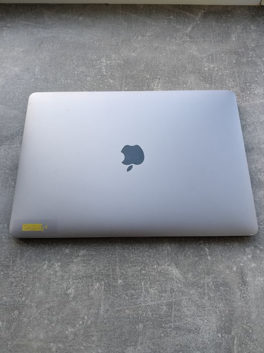 Ноутбук macbook pro 13 2017 i7  16/256  A1708