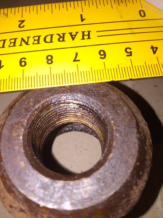 Перехідник, болти