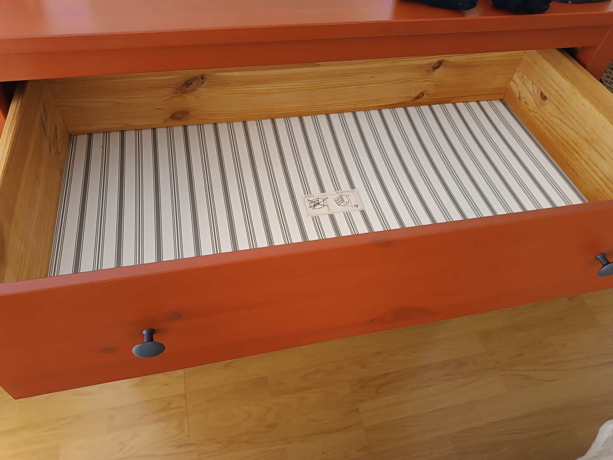 Cómoda IKEA modelo Hemnes