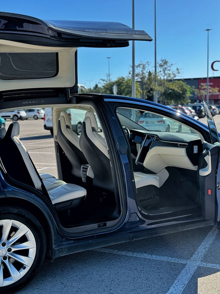 Tesla Model X 100D