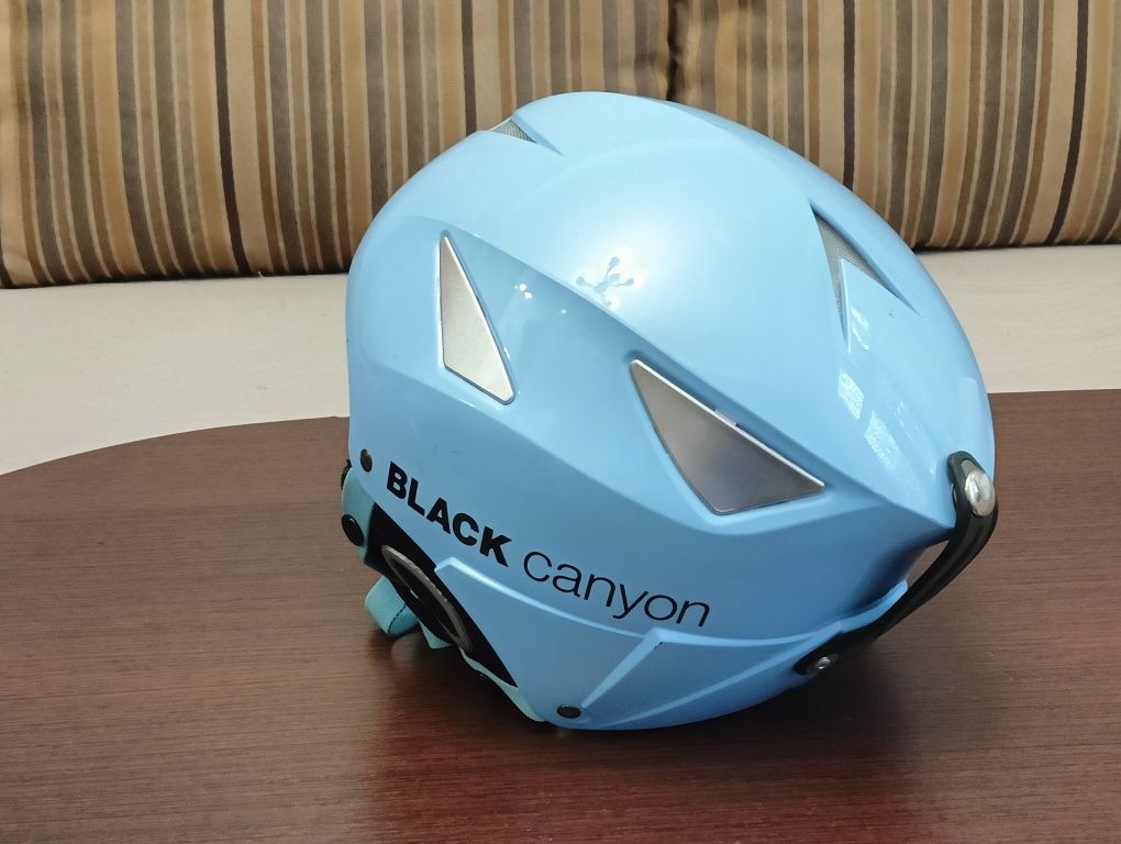 Детский горнолыжный шлем Black canyon.