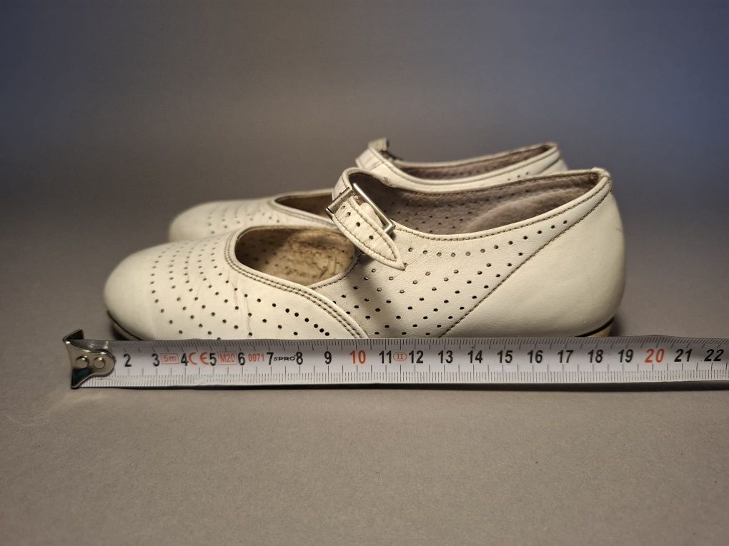 Stare buty z okresu prl
