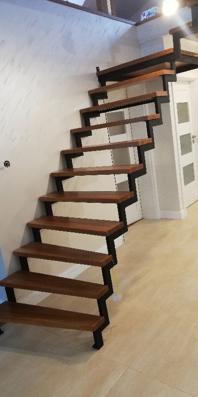 schody wewnętrzne balustrady