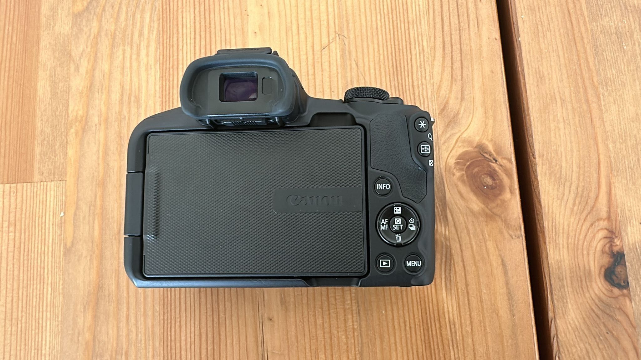 Canon R50 com fatura de Julho + acessórios