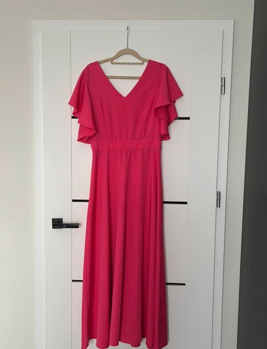 Sukienka midi z pełnego koła. Kulunove lou
Uszyta z pełnego koła, feno